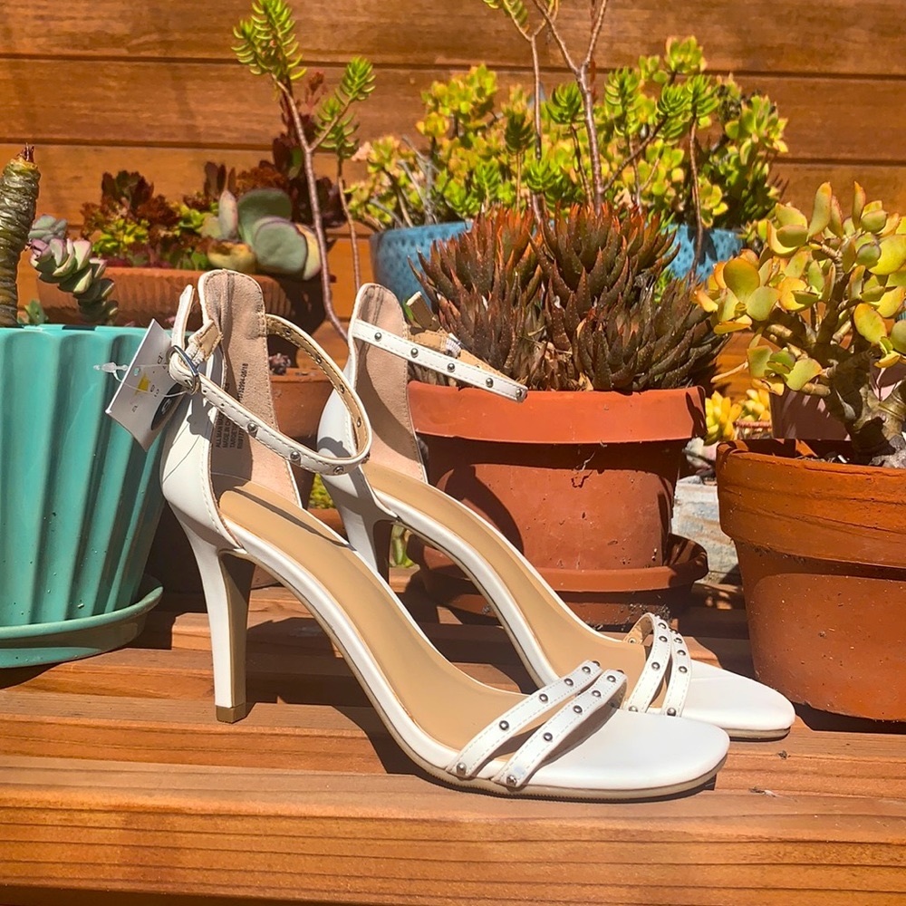 White Studded Heels NWT - Picture 2 of 8